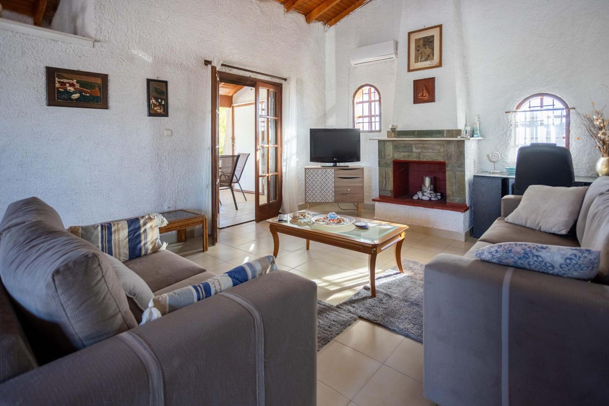 Villa Seaside Retreat For Families And Pets Messíni Exterior foto